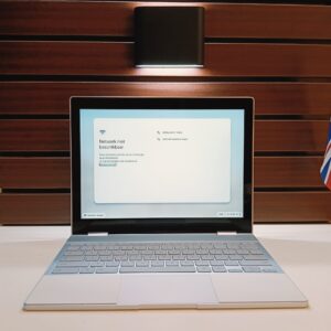 Google Pixel Chromebook β 13 inch β loud Storage β Ultra Slim β Silver Color β Super Fast β Intel