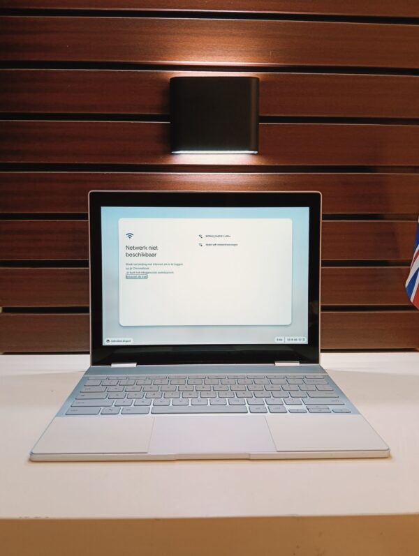 Google Pixel Chromebook – 13 inch – loud Storage – Ultra Slim – Silver Color – Super Fast – Intel — product image
